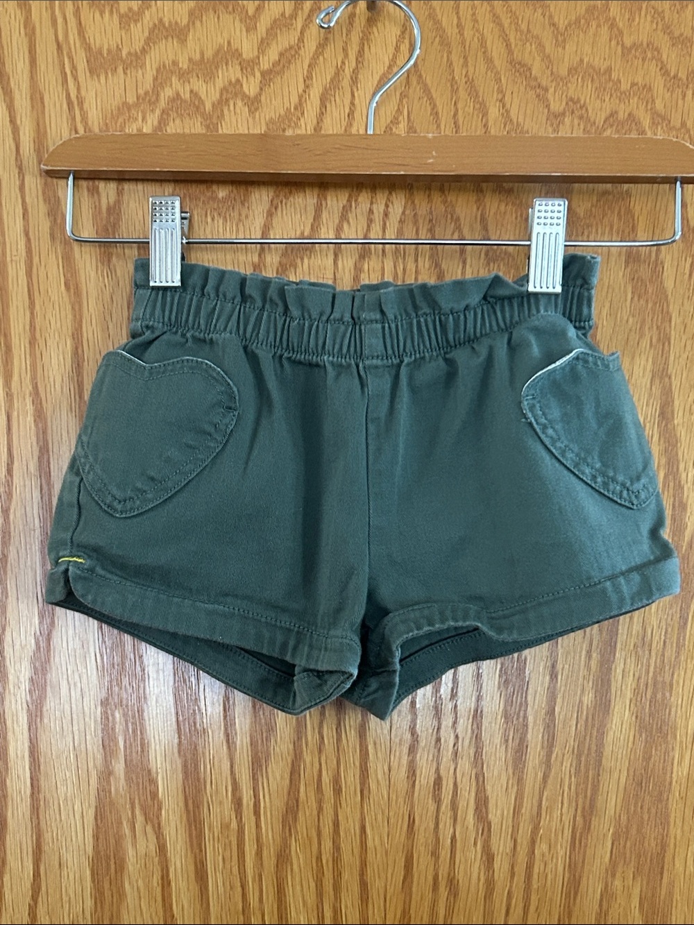 Mini Boden Girls Dark Green Heart Pocket Shorts Sz 4